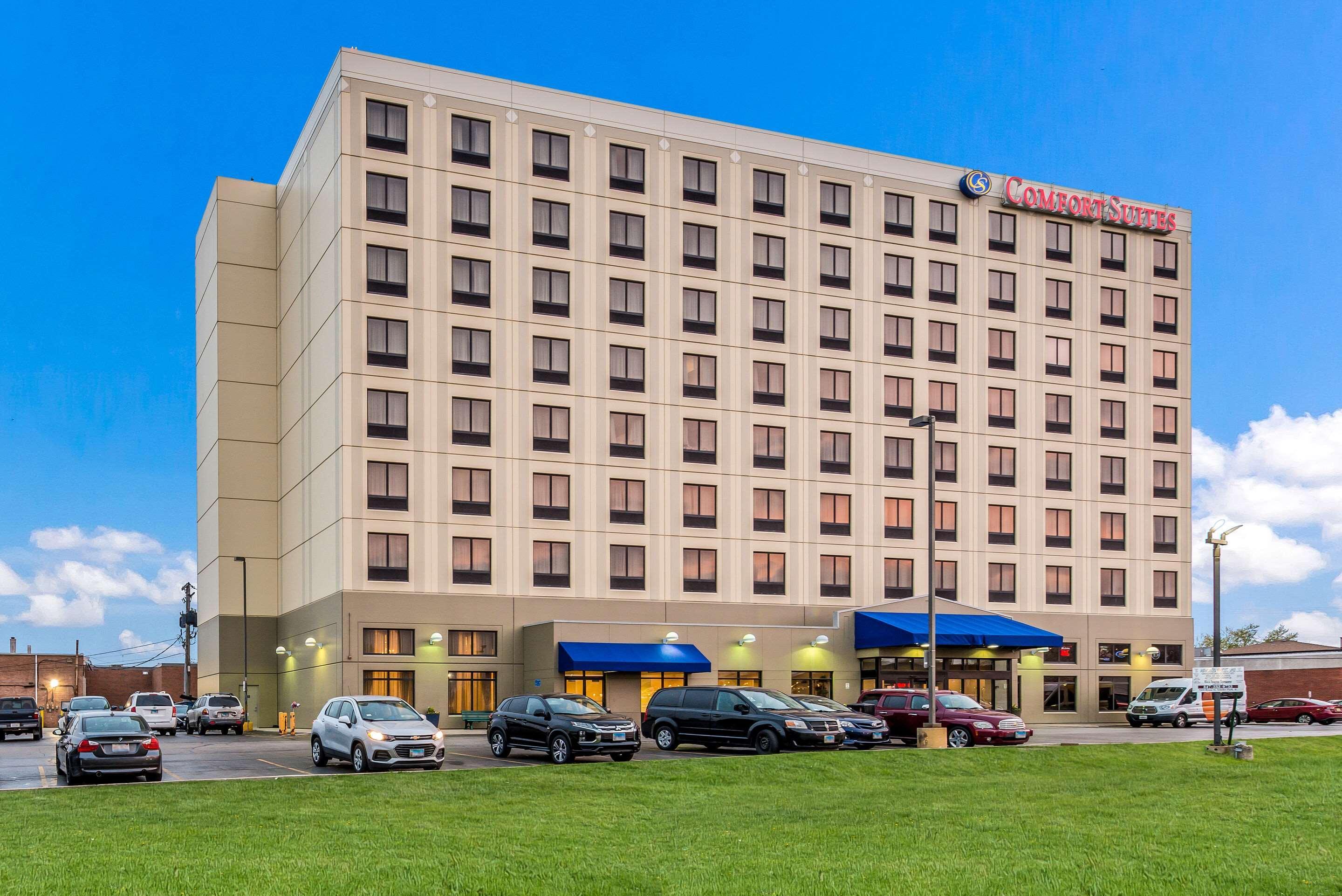 Comfort Suites Chicago O'Hare Airport Schiller Park Exterior photo