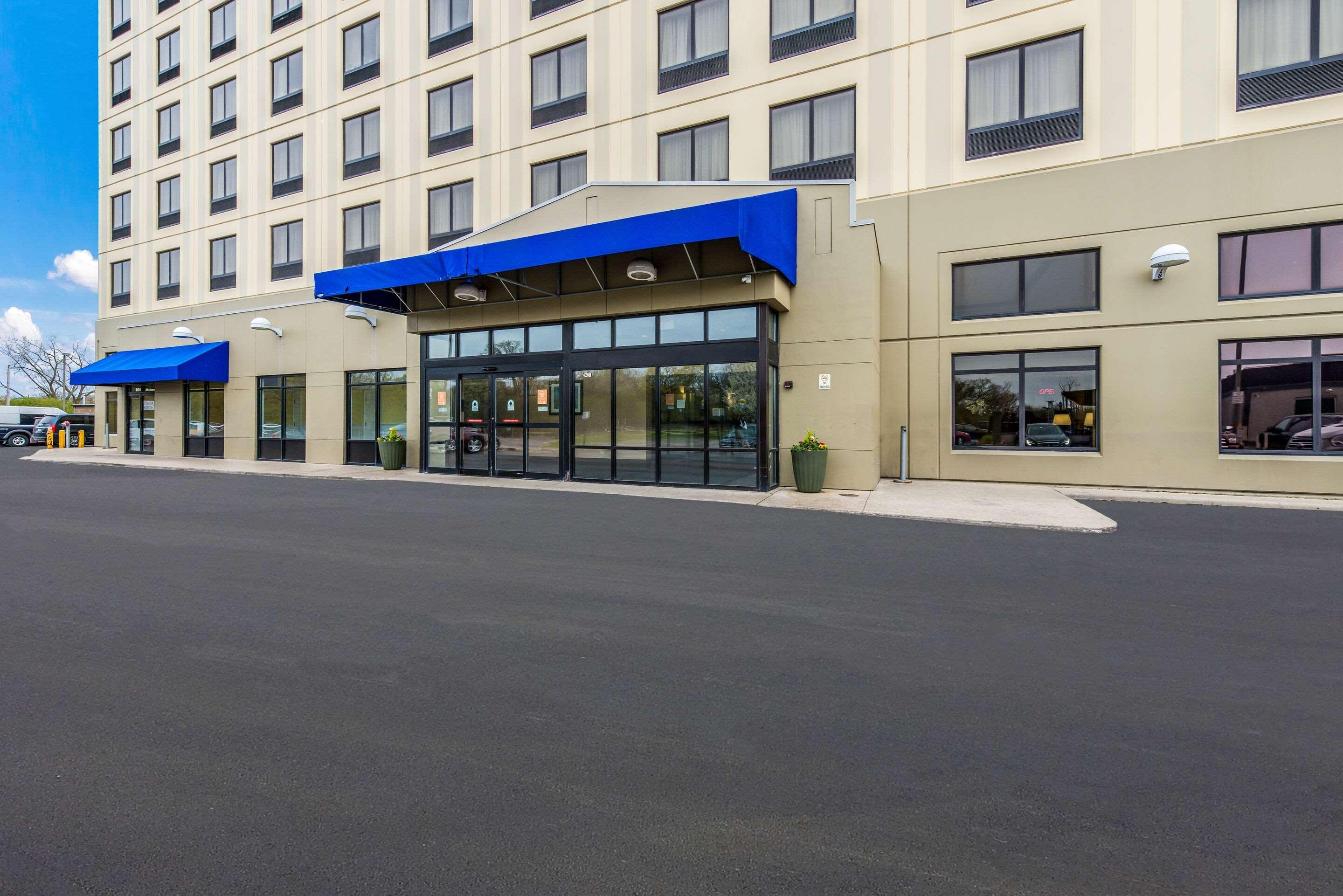 Comfort Suites Chicago O'Hare Airport Schiller Park Exterior photo